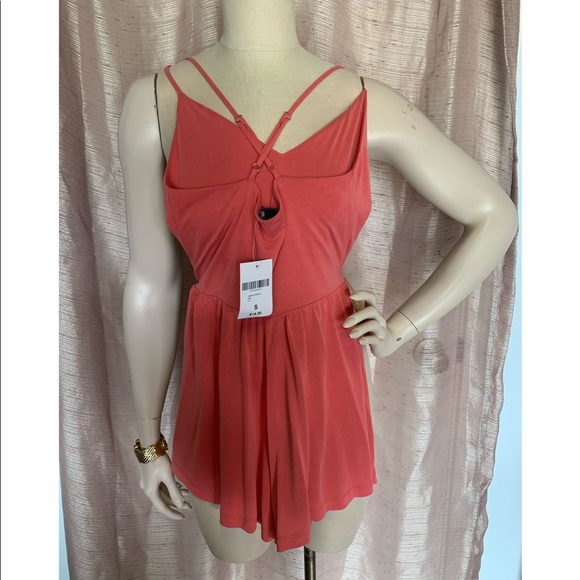 NWT-F21 Pink Flowy Romper - Picture 4 of 6